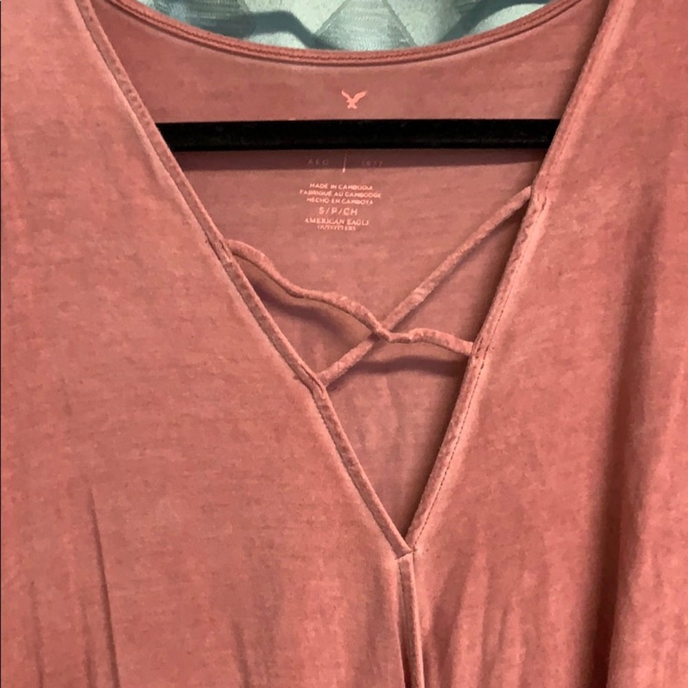 Pink American eagle v neck - Picture 3 of 3